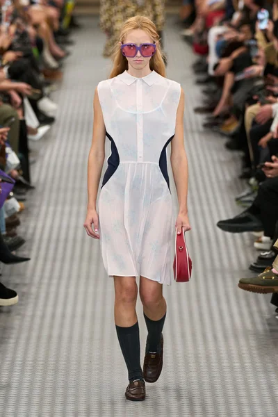 Look 29